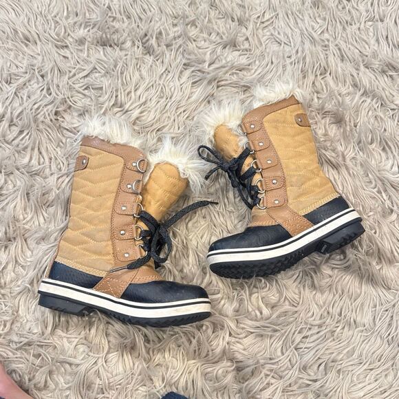 Sorel kids waterproof snow boots size 1 - Picture 2 of 10